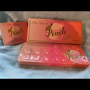 BNIB Too Faced Sweet Peach eyeshadow palette